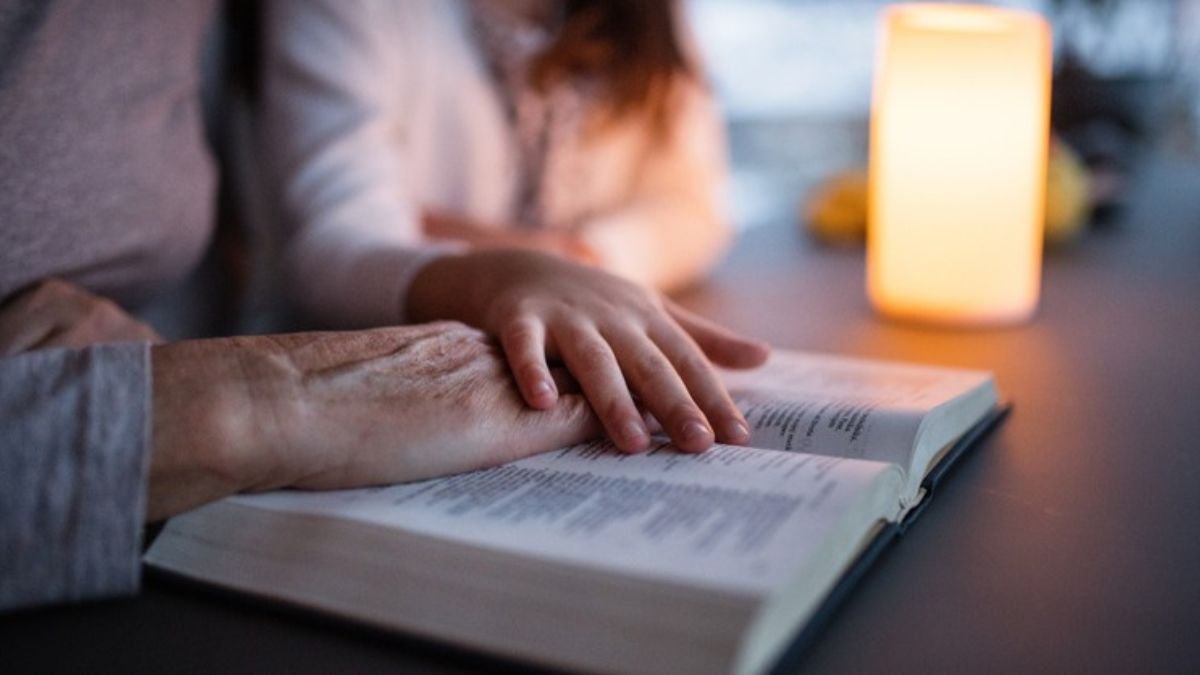 Sunday Morning Prayer for Strength, Healing, and Hope